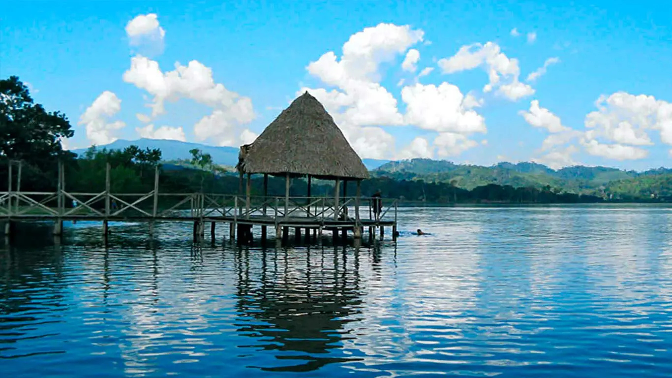 altomayo_travel_lagun_azul